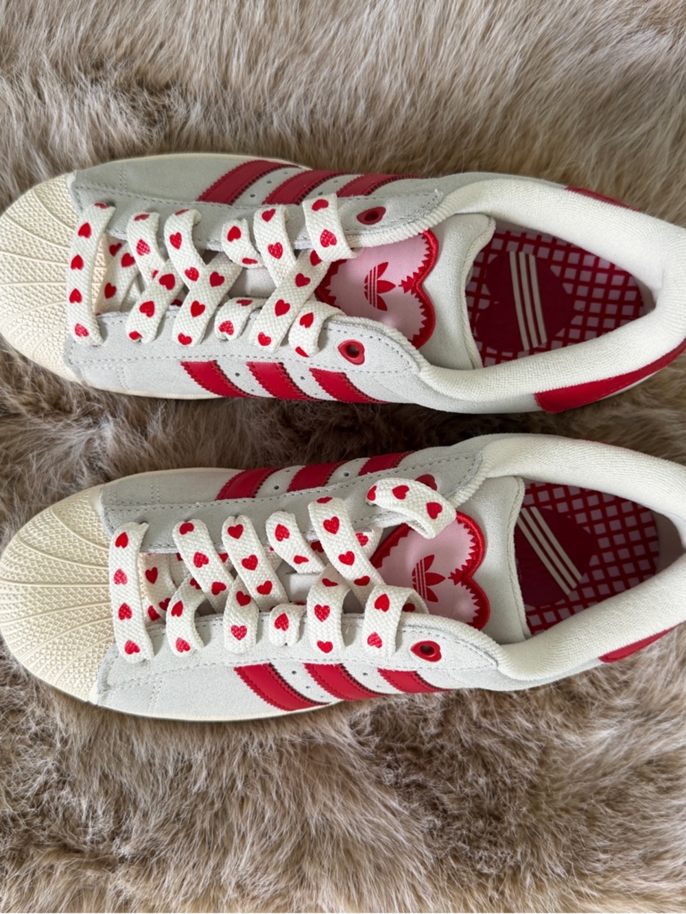 Adidas heart sneakers 8.5 - Picture 2 of 6